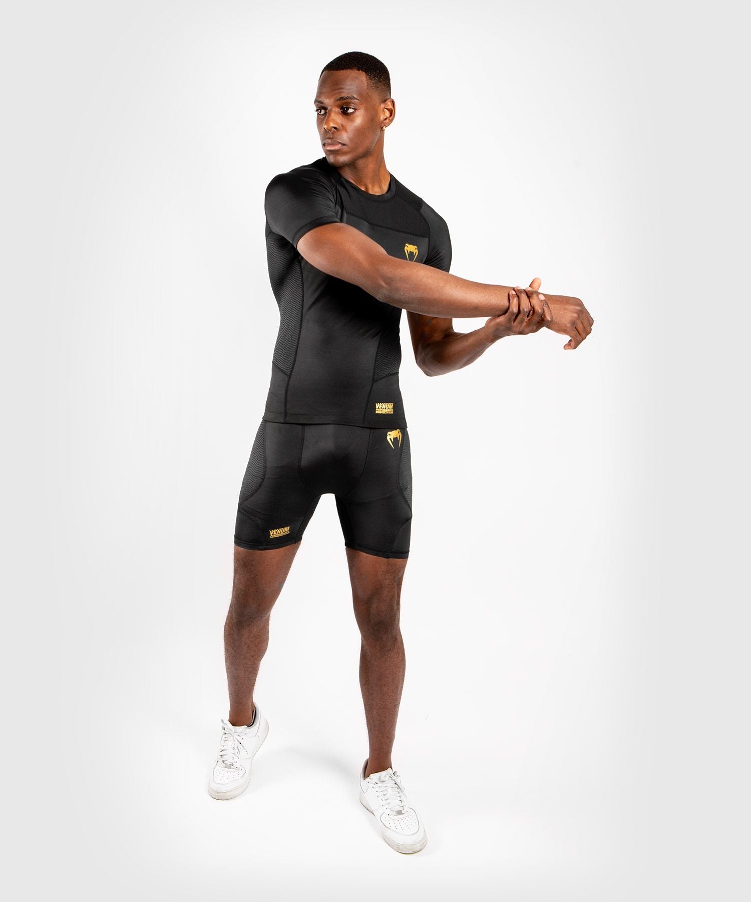 Venum G-Fit Short Sleeve MMA Rashguard BJJ Black & Gold - Budo Online