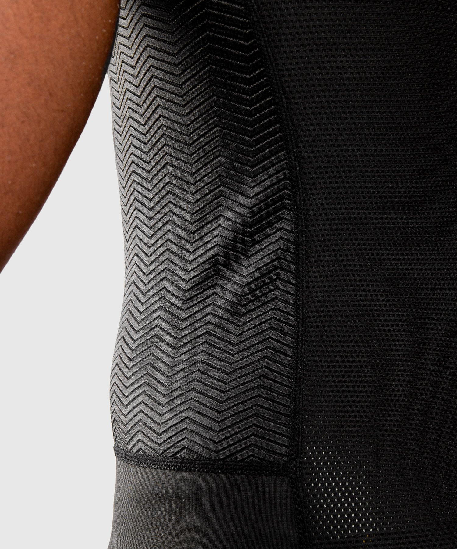 Venum G-Fit Short Sleeve MMA Rashguard BJJ Black & Gold - Budo Online