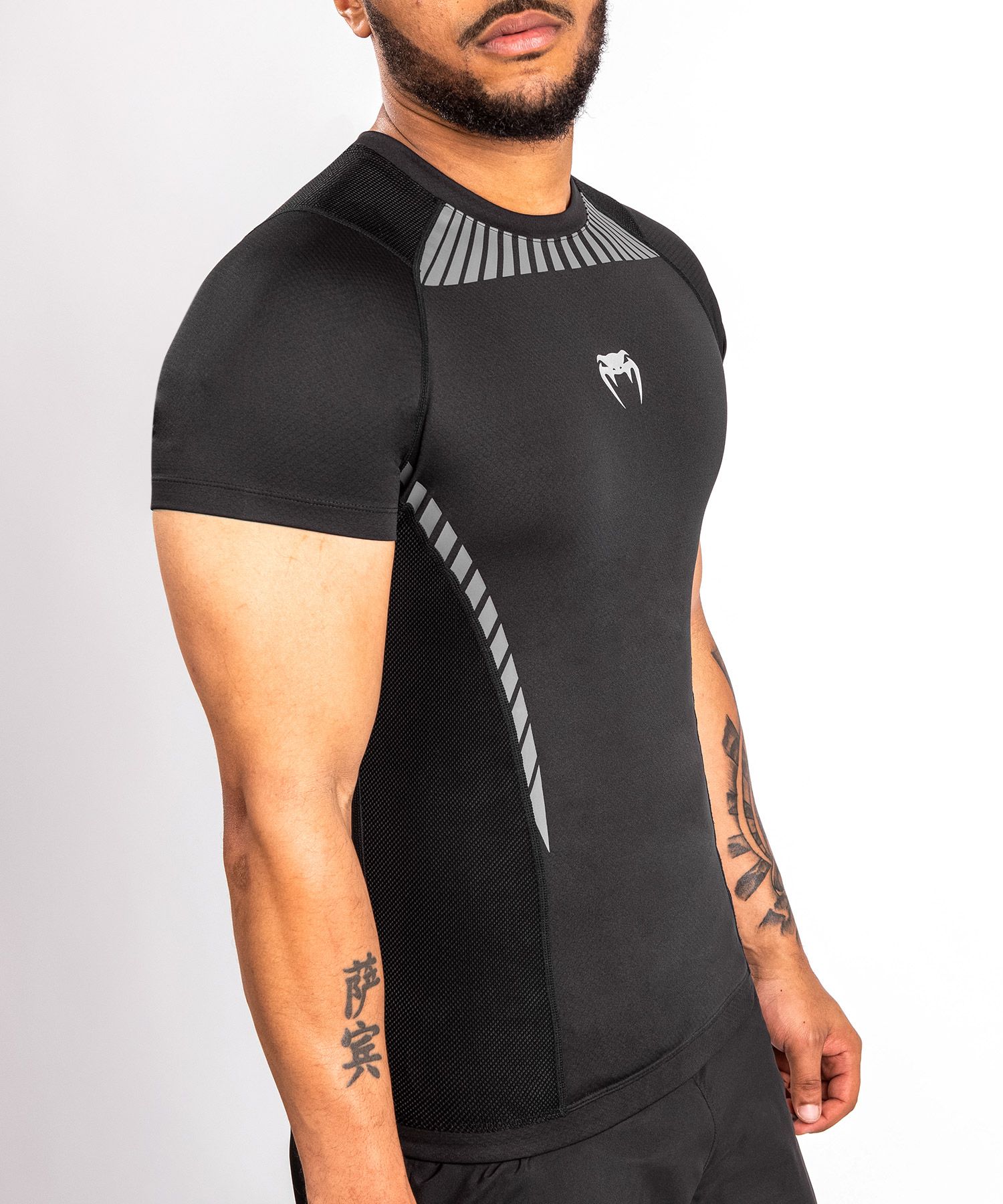 Venum Jaws 2.0 Rashguard Short Sleeves - Black